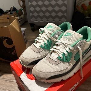 Nike Air Max Shoes in White and Green